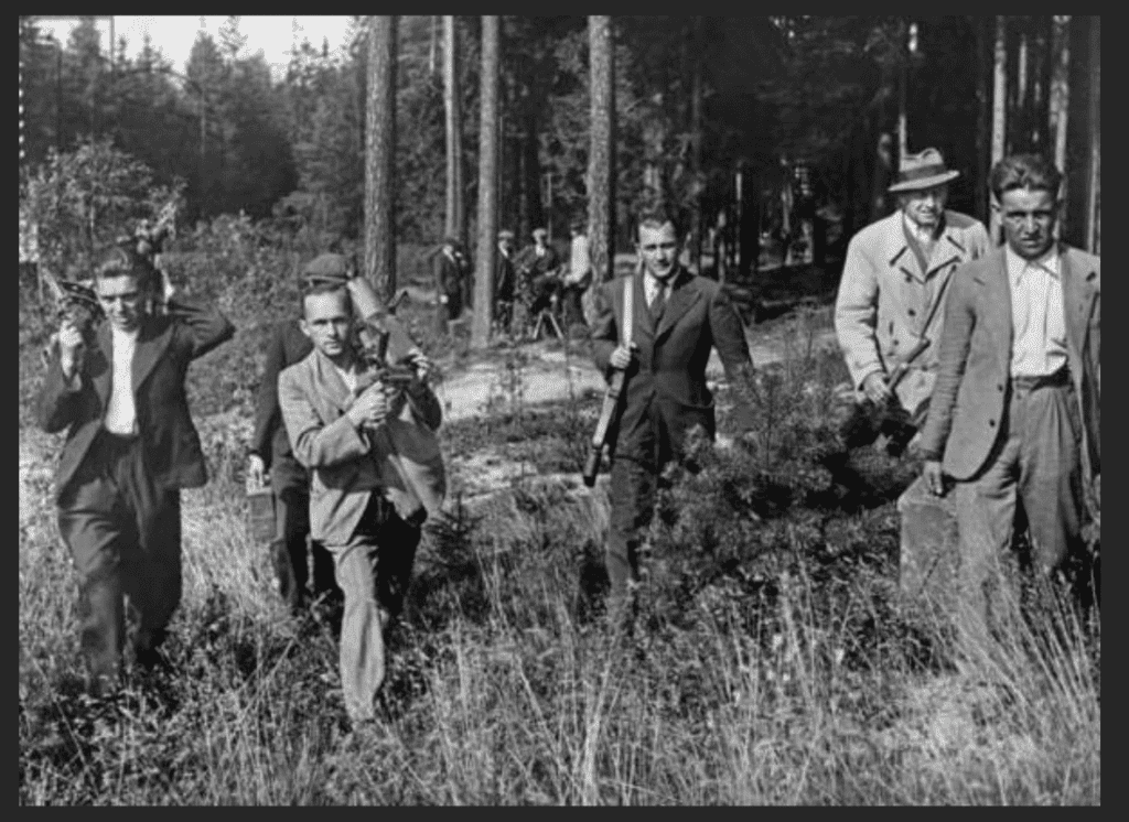 Jednotky Freikorps na cestě z Aše do Hazlova (září 1938).